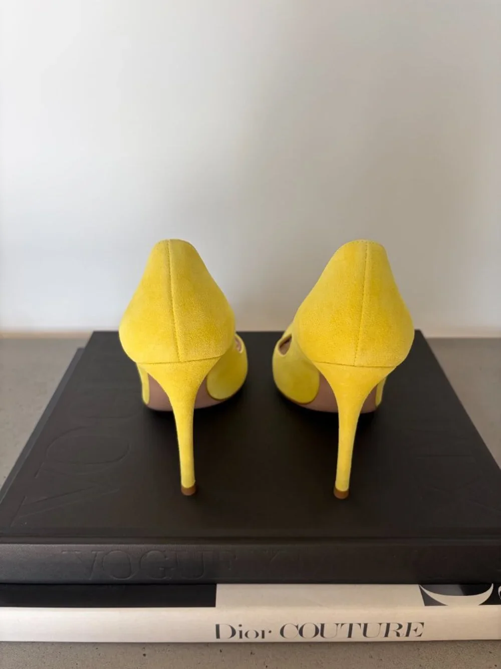Gianvito Rossi Gianvito 105 Suede Pointed Toe Pumps Citron Yellow 37.5